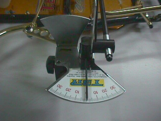 steering.jpg (31811 bytes)